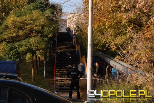 Ciało martwej osoby znalezione na ulicy Hallera w Opolu