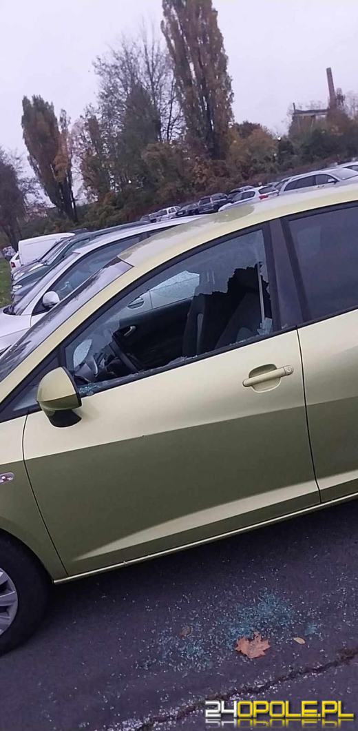 Wandale "błysnęli" przy stadionie: wybijali szyby w autach, teraz odpowiedzą za szkody