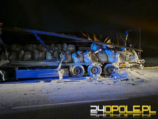 Zderzenie dwóch ciężarówek na autostradzie A4