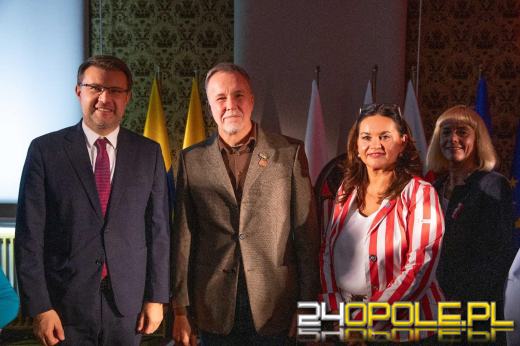 Uroczysta Sesja Rady Miasta i dwóch nowych Zasłużonych Mieszkańców Opola