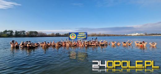 Słońce i zimna woda, to coś, co opolskie morsy lubią najbardziej