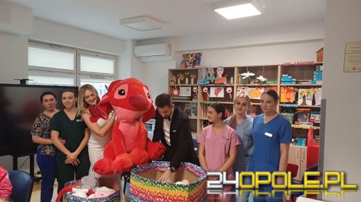 Młoda para z Opola zamieniła kwiaty na uśmiechy dzieci 