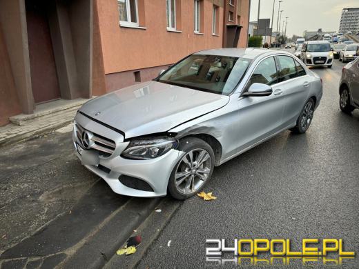 Zderzenie trzech aut w centrum Opola. Kierowca mercedesa srogo ukarany