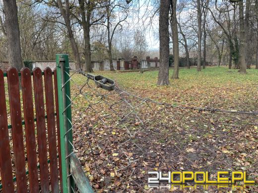 Cmentarz przy ul. Wrocławskiej będzie ocalony od zapomnienia (GALERIA)