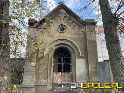 Cmentarz przy ul. Wrocławskiej będzie ocalony od zapomnienia (GALERIA)