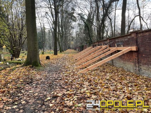 Cmentarz przy ul. Wrocławskiej będzie ocalony od zapomnienia (GALERIA)