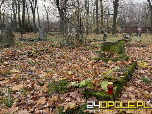 Cmentarz przy ul. Wrocławskiej będzie ocalony od zapomnienia (GALERIA)