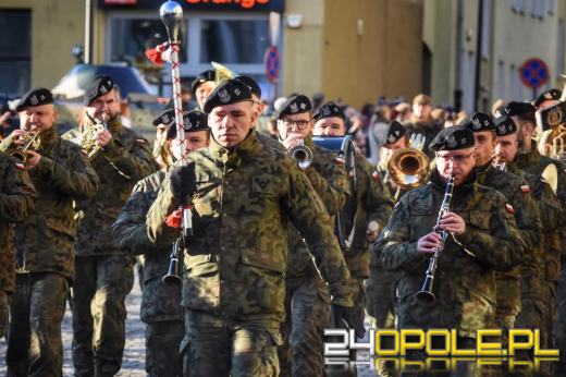 Uroczysta przysięga żołnierzy WOT na prudnickim rynku