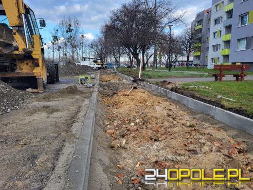 Trwa remont chodnika przy ul. Bytnara Rudego na osiedlu Armii Krajowej