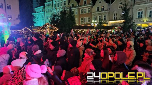 Magiczny początek świątecznego jarmarku na opolskim rynku