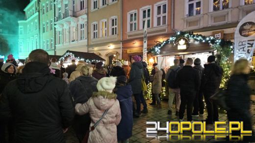 Magiczny początek świątecznego jarmarku na opolskim rynku