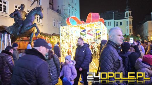 Magiczny początek świątecznego jarmarku na opolskim rynku