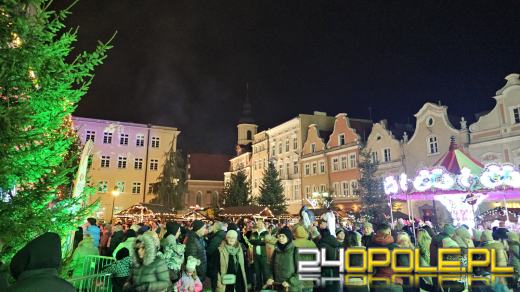 Magiczny początek świątecznego jarmarku na opolskim rynku