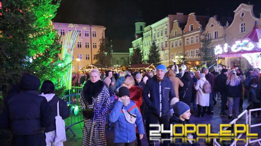 Magiczny początek świątecznego jarmarku na opolskim rynku