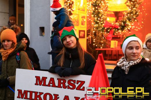 Dziesiąty Marsz Mikołajów w Opolu: tradycja która jednoczy mieszkańców