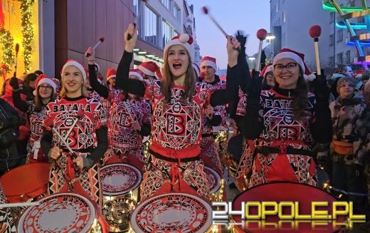 Dziesiąty Marsz Mikołajów w Opolu: tradycja która jednoczy mieszkańców