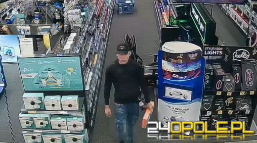 Policja publikuje wizerunek mężczyzny podejrzewanego o kradzież