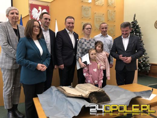 To niezwykle ważny i wzruszajacy moment dla naszego regionu. Starodruki oficjalnie przekazane