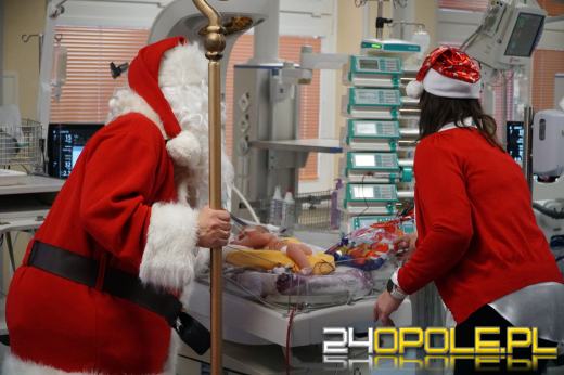 Święty Mikołaj odwiedził małych pacjentów Uniwersyteckiego Szpitala Klinicznego w Opolu