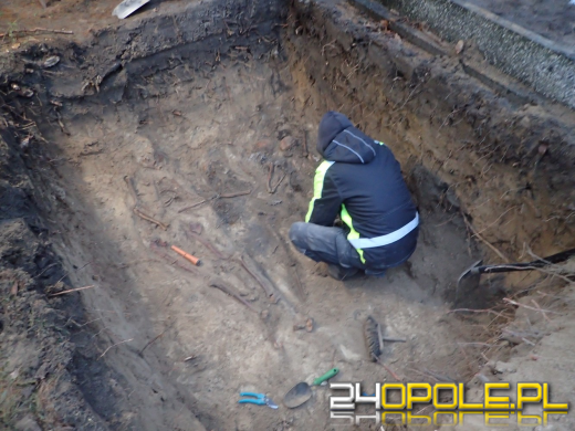 Ekshumacja żołnierzy niemieckich na cmentarzu w Tułach