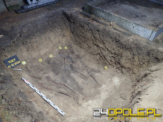 Ekshumacja żołnierzy niemieckich na cmentarzu w Tułach