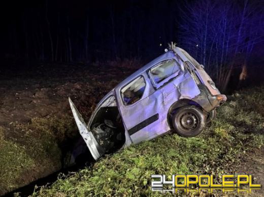 Nietrzeźwy kierował samochodem i wpadł do rowu. Miał ponad 2 promile