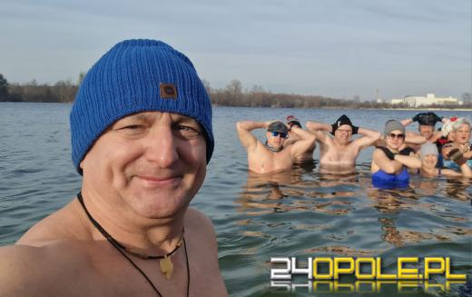Opolskie morsy rozpoczęły Nowy Rok w lodowatej wodzie