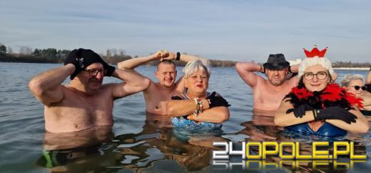 Opolskie morsy rozpoczęły Nowy Rok w lodowatej wodzie