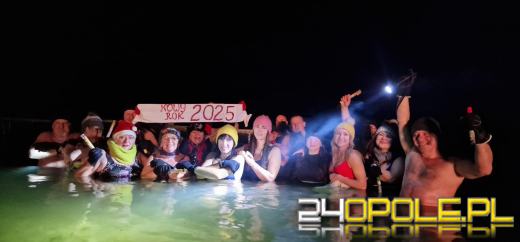 Opolskie morsy rozpoczęły Nowy Rok w lodowatej wodzie
