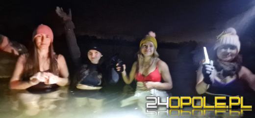Opolskie morsy rozpoczęły Nowy Rok w lodowatej wodzie