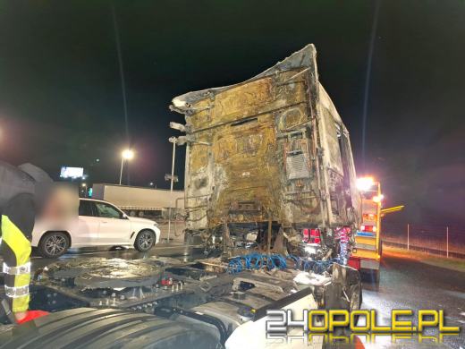 Pożar ciężarówki na A4: Poparzony kierowca trafił do szpitala