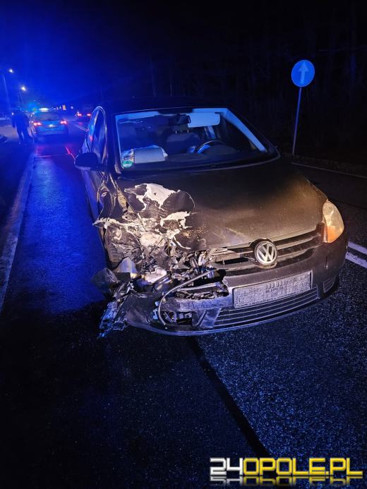 Zderzenie dwóch samochodów na DK45 w Jełowej