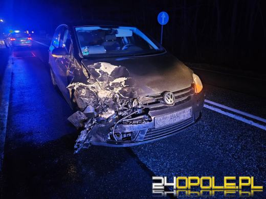 Zderzenie dwóch samochodów na DK45 w Jełowej