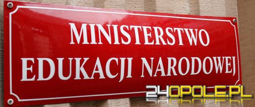 Ferie zimowe na nowych zasadach: MEN wprowadza zmiany od 2026 roku