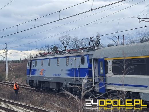 Awaria sieci trakcyjnej zatrzymała pociąg w Kędzierzynie-Koźlu