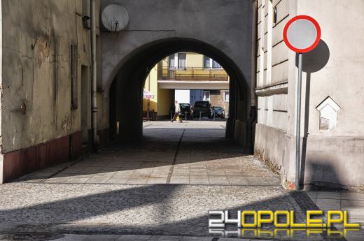 Bez znajomości znaków poruszał się po drodze 