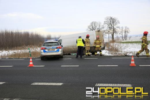 Opole: Osobówka zderzyła się z busem. Jedna osoba w szpitalu