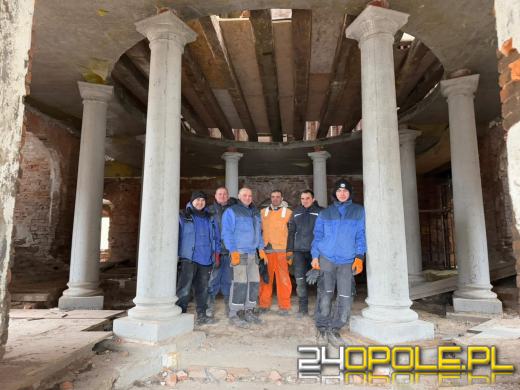 Postęp prac zabezpieczających w Pałacu w Kopicach: Wieża Joanny odzyskuje blask