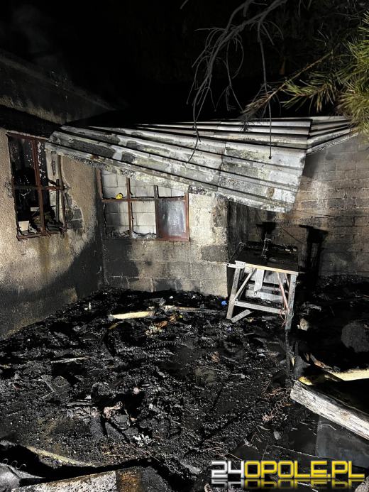 Pożar w Długomiłowicach: strażacy ugasili ogień w warsztacie i altanie