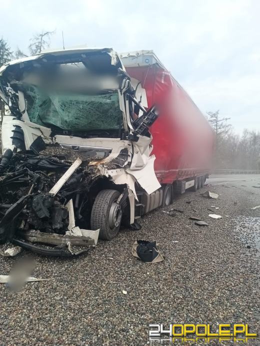 Wypadek na A4.  Jedna osoba w stanie ciężkim w szpitalu. Utrudnienia w ruchu
