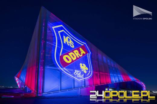 Testy oświetleniowe membrany stadionu za nami. Zobacz efektowną "sukienkę" w akcji