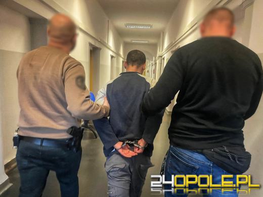 Rozbój na stacji paliw w Opolu: 25-latek groził nożem ekspedientce i ukradł 1700 zł