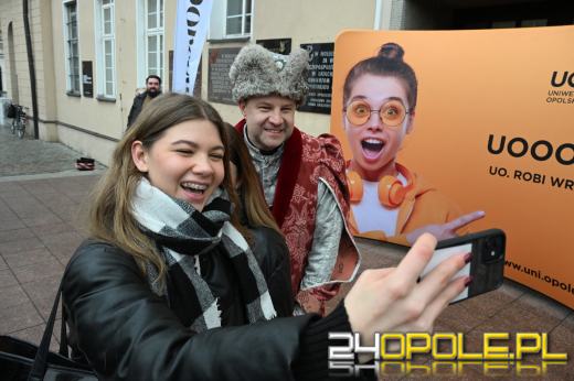 Opolscy maturzyści w akcji, czyli poloneza czas zacząć!