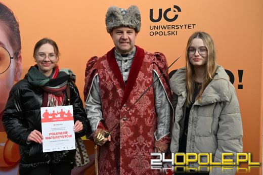 Opolscy maturzyści w akcji, czyli poloneza czas zacząć!