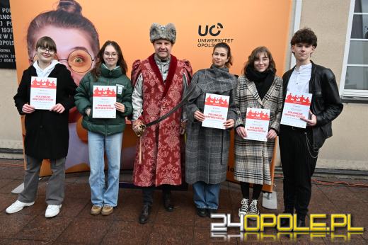 Opolscy maturzyści w akcji, czyli poloneza czas zacząć!