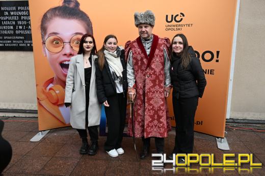 Opolscy maturzyści w akcji, czyli poloneza czas zacząć!