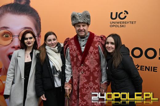 Opolscy maturzyści w akcji, czyli poloneza czas zacząć!