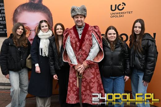 Opolscy maturzyści w akcji, czyli poloneza czas zacząć!