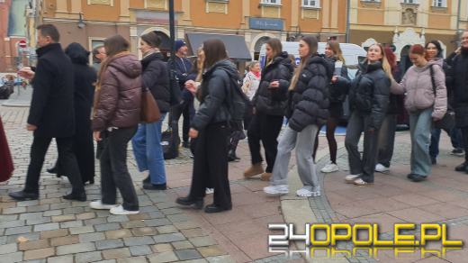 Opolscy maturzyści w akcji, czyli poloneza czas zacząć!