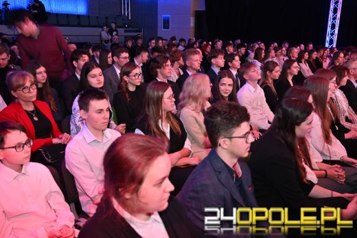 Gala Opolskich Perspektyw 2025. Najlepsze szkoły średnie w województwie nagrodzone